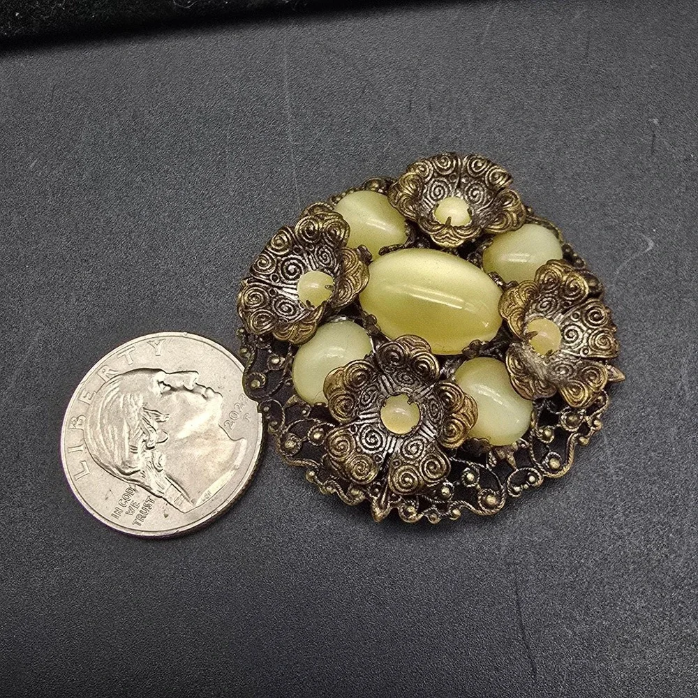 Yellow Moonglow Czech Brooch Bronze Tone VIntage Trombone Clasp